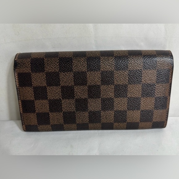 Authentic Louis Vuitton Sarah Wallet - Picture 3 of 10